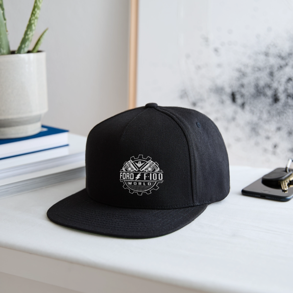 Snapback Baseball Cap - black